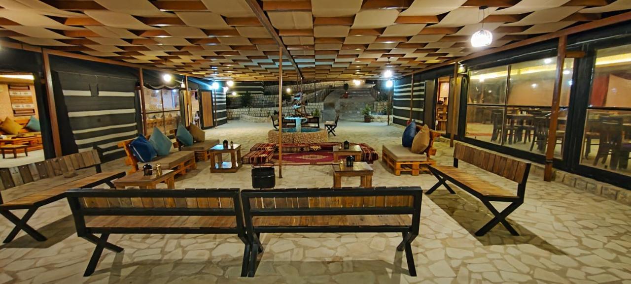 Petra Wassaif Camp Hotel Вади Муса Екстериор снимка