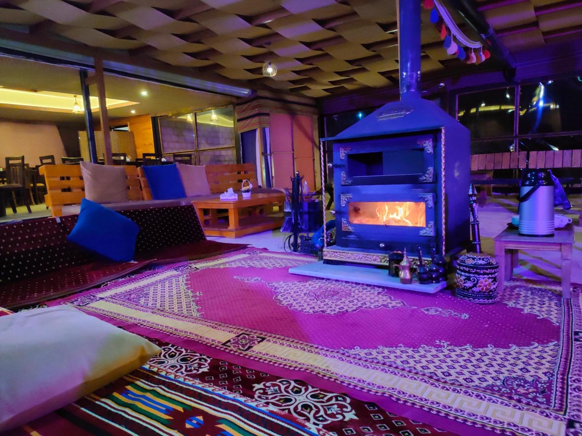 Petra Wassaif Camp Hotel Вади Муса Екстериор снимка