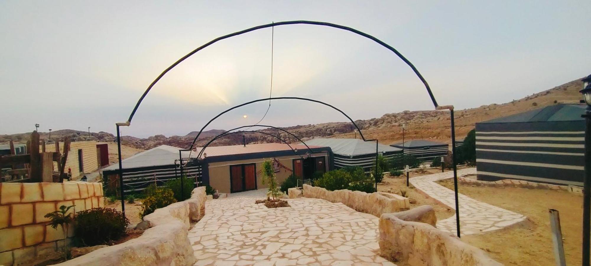 Petra Wassaif Camp Hotel Вади Муса Екстериор снимка